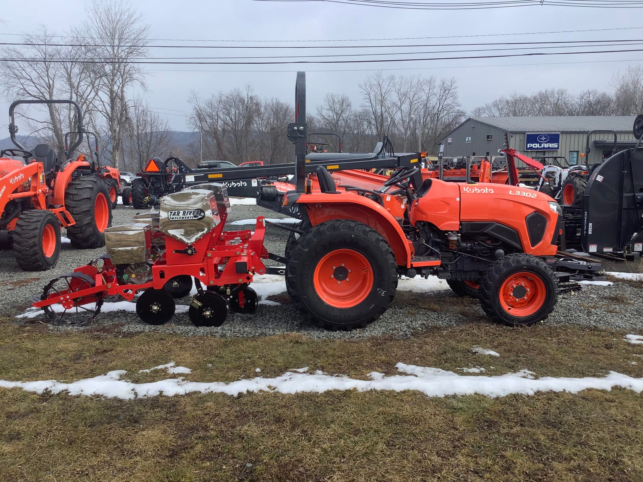 Kubota L3302DT w/ Tar River CSP-2R Corn/Bean Planter
