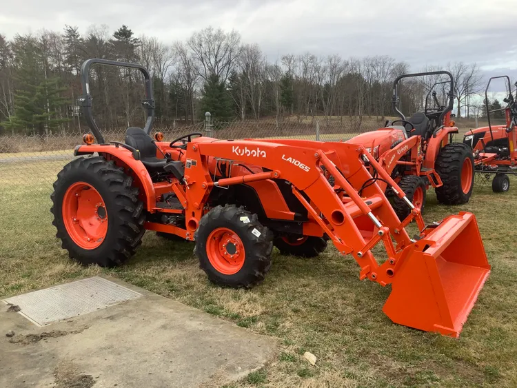 Kubota MX5400DT w/ LA1065A FEL